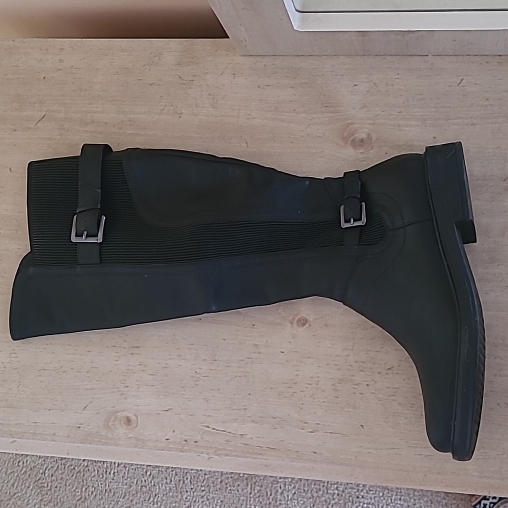 Black Knee-High Women's Boots